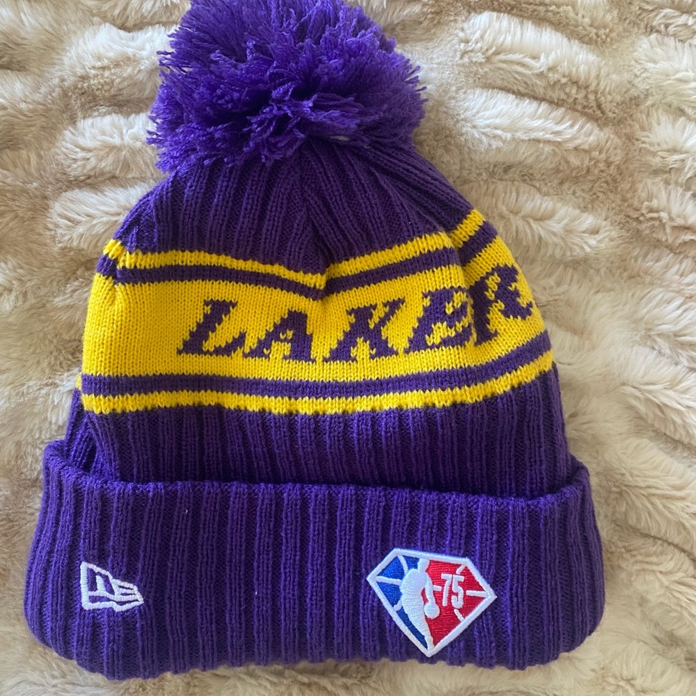 New Era Los Angeles Lakers Pom Beanie Hat Purple Gold NBA 75th Anniversary